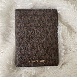 Michael Kors Jet Set Travel Passport Holder Wallet